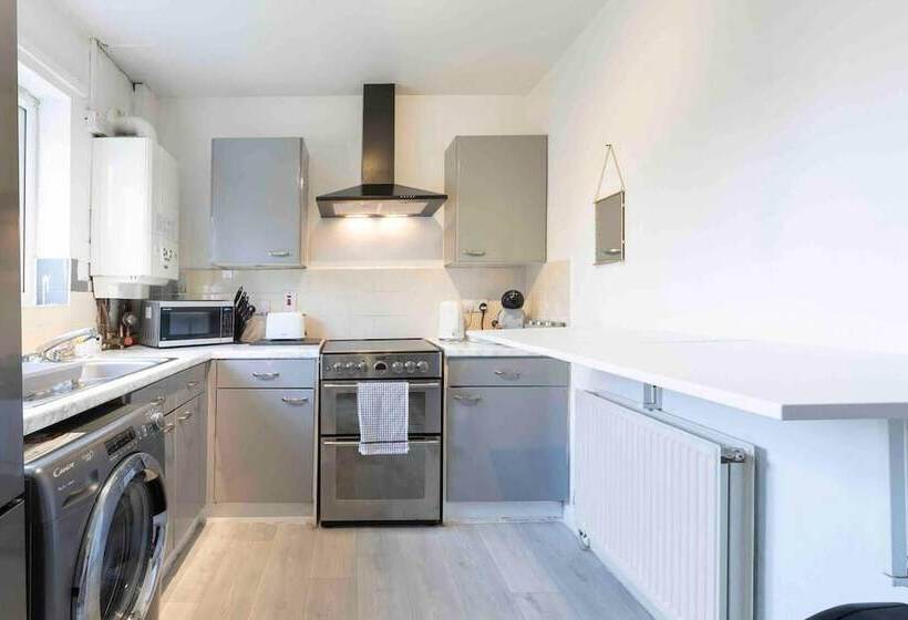 住所 Leeds Luxury 3 Bedroom Retreat