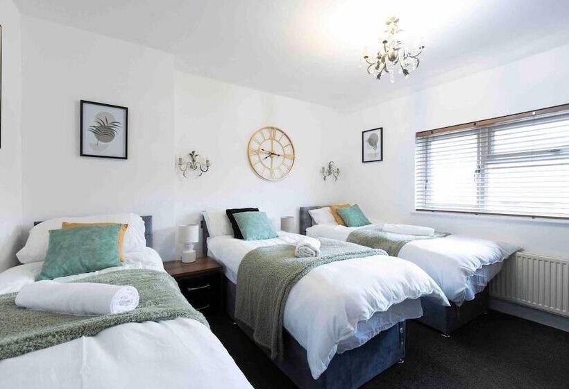 住所 Leeds Luxury 3 Bedroom Retreat