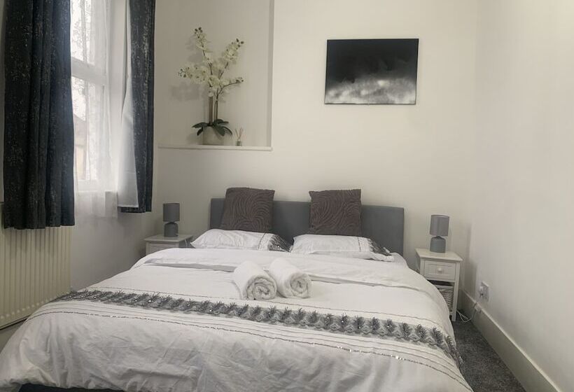 住所 Modern 3bed Garden House In Croydon, London ,uk