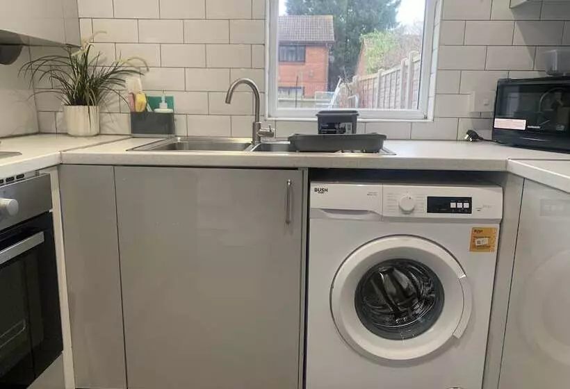 Residenssi Modern 3bed Garden House In Croydon, London ,uk