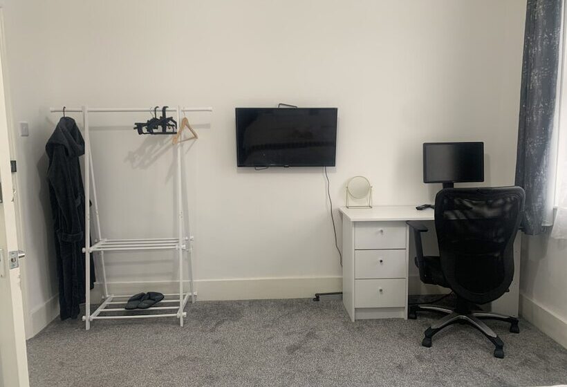 住所 Modern 3bed Garden House In Croydon, London ,uk