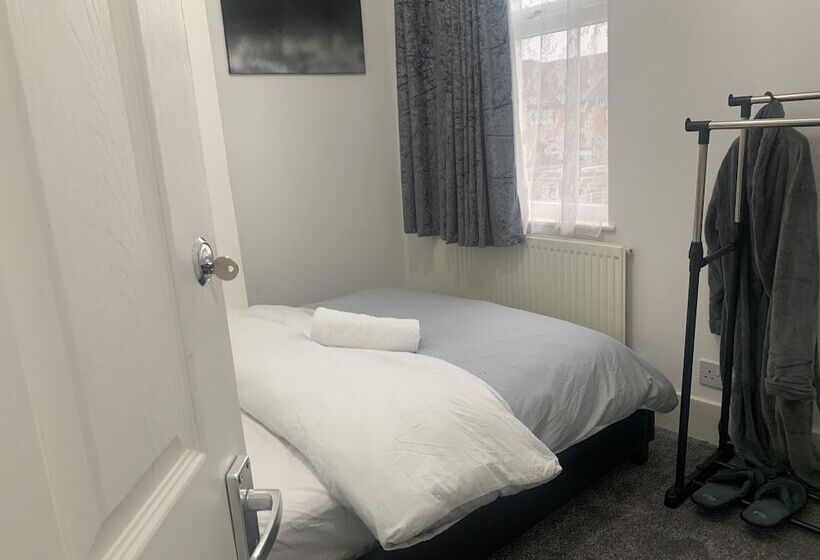 住所 Modern 3bed Garden House In Croydon, London ,uk