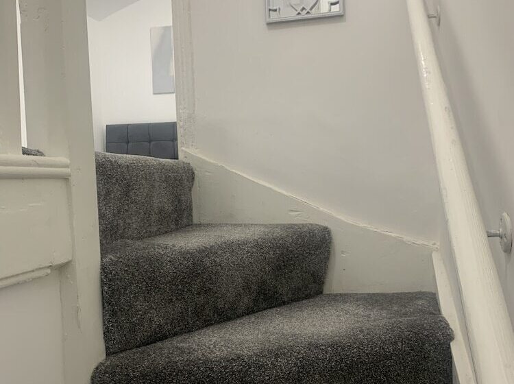 住所 Modern 3bed Garden House In Croydon, London ,uk