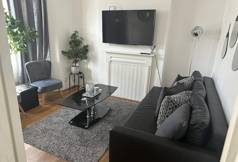 住所 Modern 3bed Garden House In Croydon, London ,uk