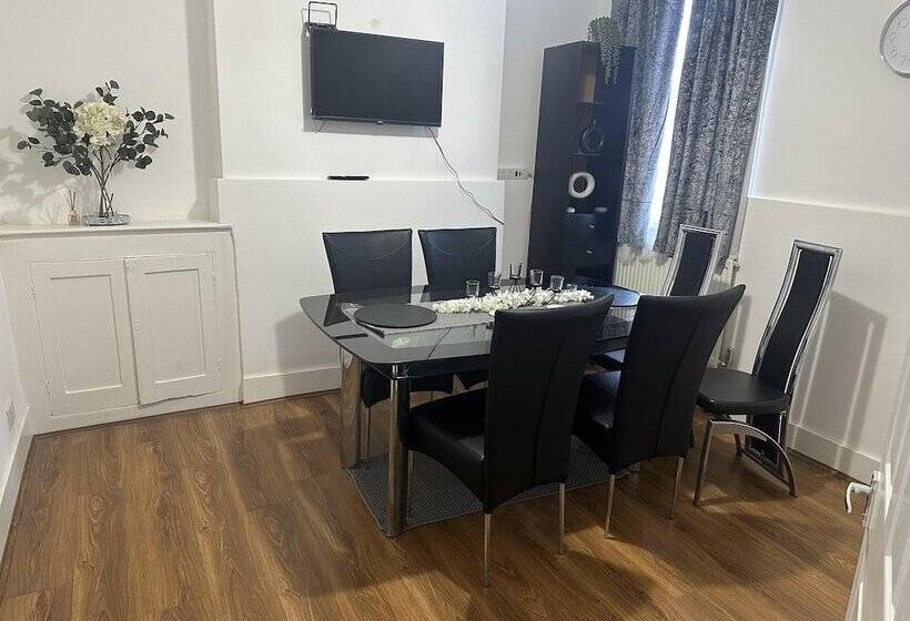 住所 Modern 3bed Garden House In Croydon, London ,uk