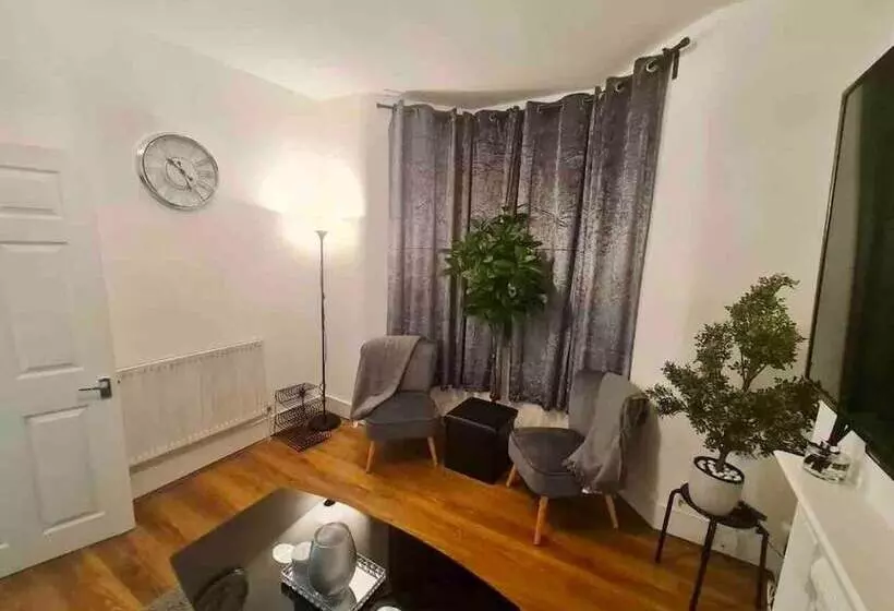 Residenssi Modern 3bed Garden House In Croydon, London ,uk