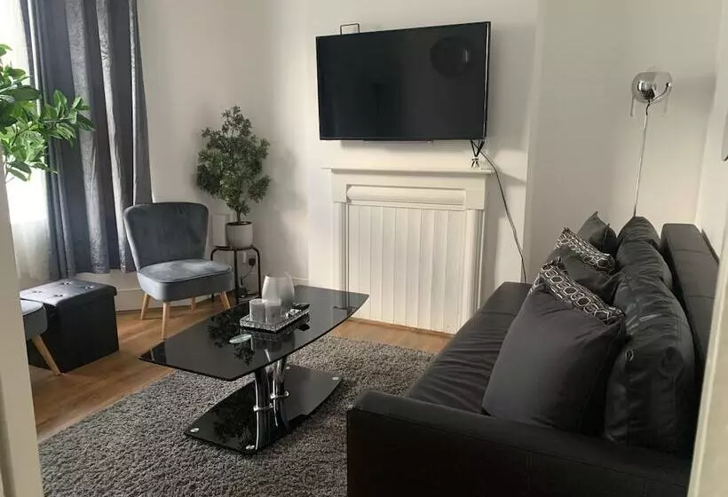 Residenssi Modern 3bed Garden House In Croydon, London ,uk