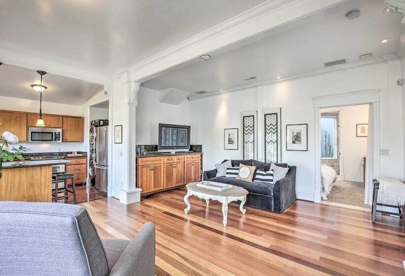 San Diego Home W/ Deck & Yard   2 Blocks To Bay!