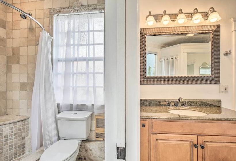 San Diego Home W/ Deck & Yard   2 Blocks To Bay!