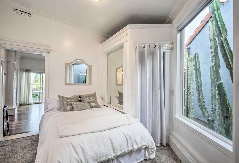 San Diego Home W/ Deck & Yard   2 Blocks To Bay!