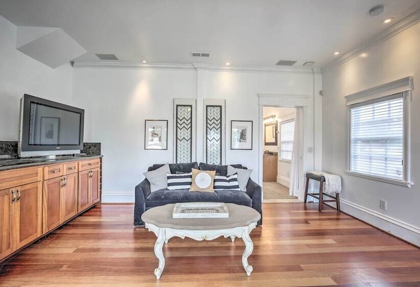 San Diego Home W/ Deck & Yard   2 Blocks To Bay!