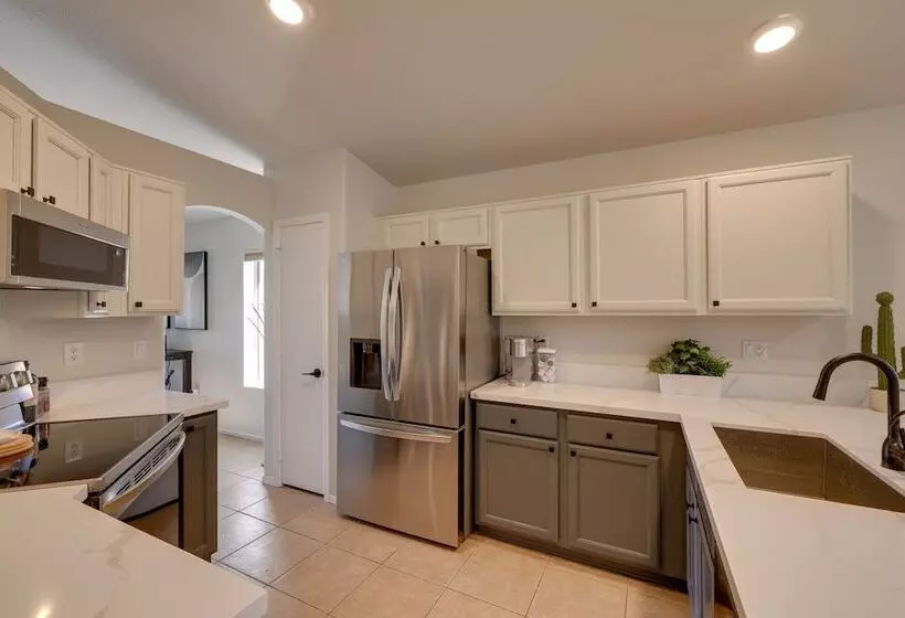 Serene Glendale Home W/ Pool + Golf Course View!