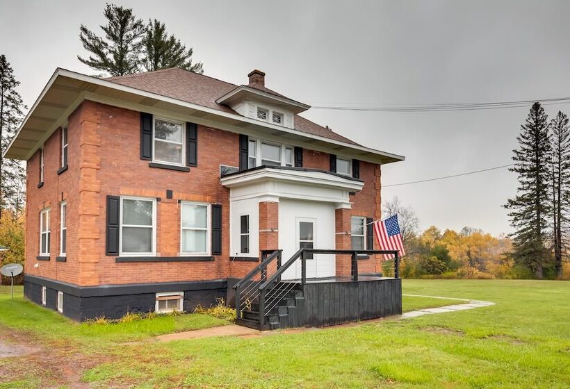 Spacious Home In Ramsay: 9 Smart Tvs + Pool Table!