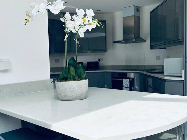 Stunning 3 Bed Cottage, 15mins From Newcastle