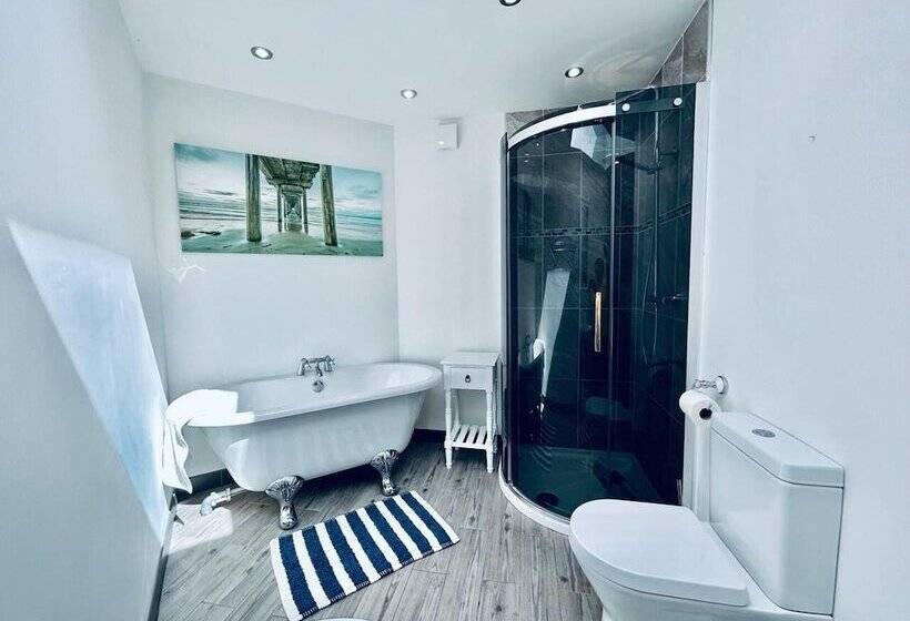 Stunning 3 Bed Cottage, 15mins From Newcastle