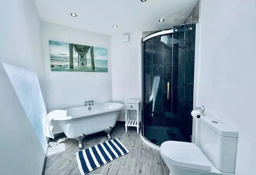 Stunning 3 Bed Cottage, 15mins From Newcastle