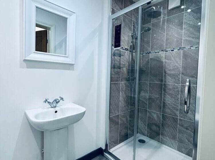 Stunning 3 Bed Cottage, 15mins From Newcastle