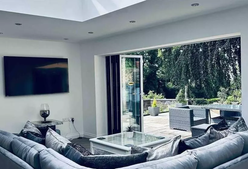 Stunning 3 Bed Cottage, 15mins From Newcastle
