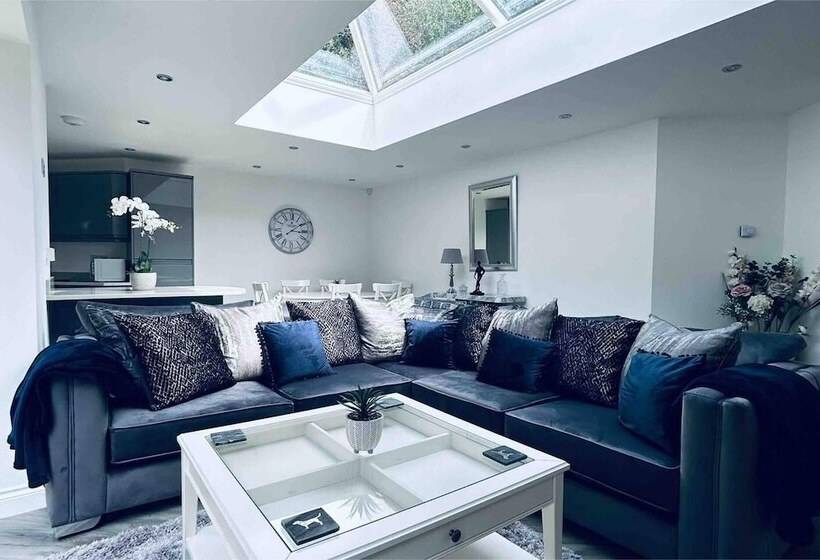 Stunning 3 Bed Cottage, 15mins From Newcastle