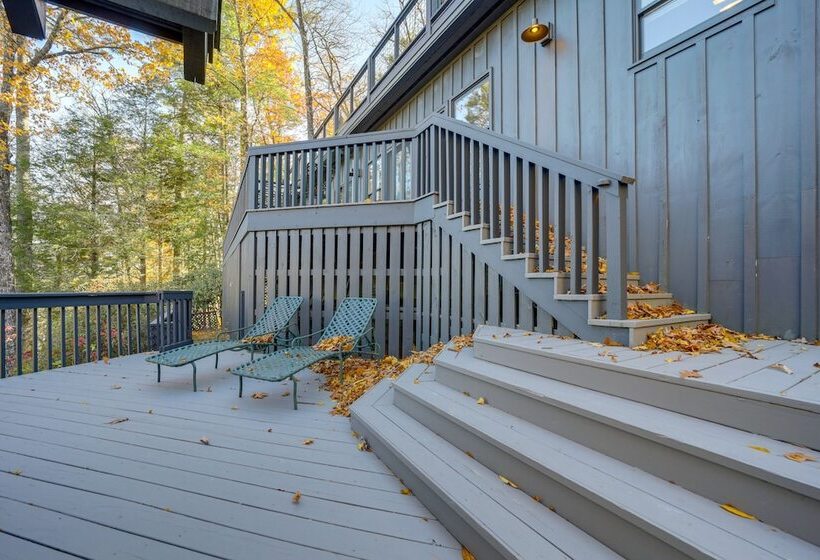 Stunning Cashiers Vacation Home W/ Mountain Views!