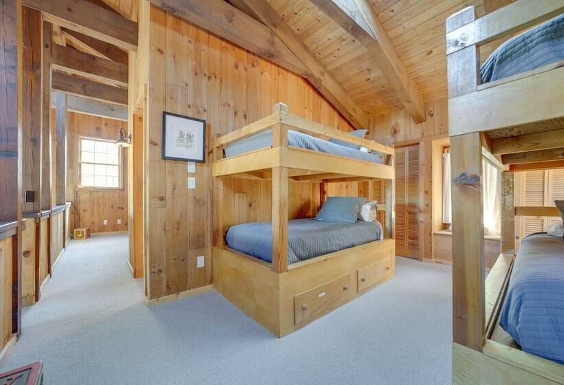 Stunning Cashiers Vacation Home W/ Mountain Views!