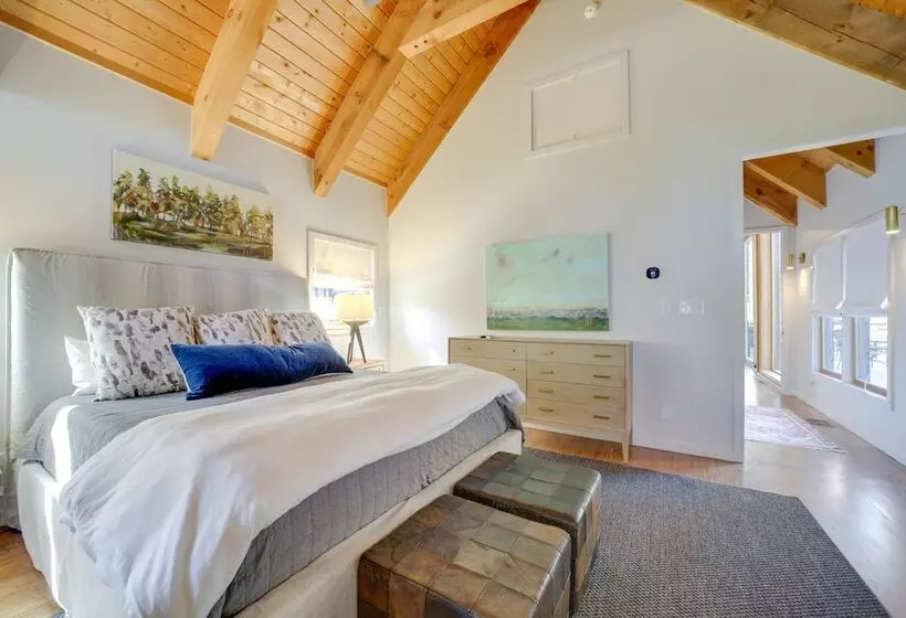 Stunning Cashiers Vacation Home W/ Mountain Views!