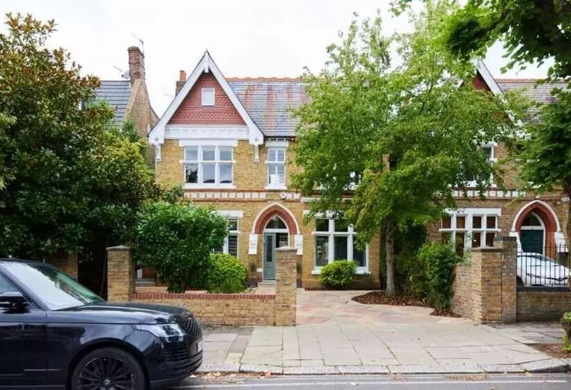 The Ealing Space   Classy 5bdr House With Garden And Parking
