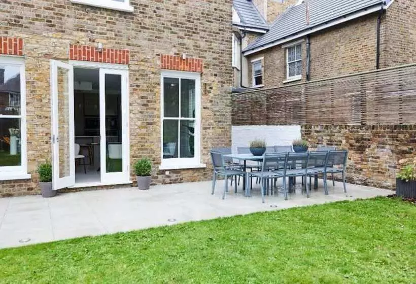 The Ealing Space   Classy 5bdr House With Garden And Parking