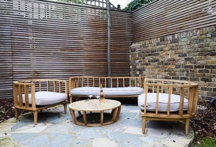 The Ealing Space   Classy 5bdr House With Garden And Parking