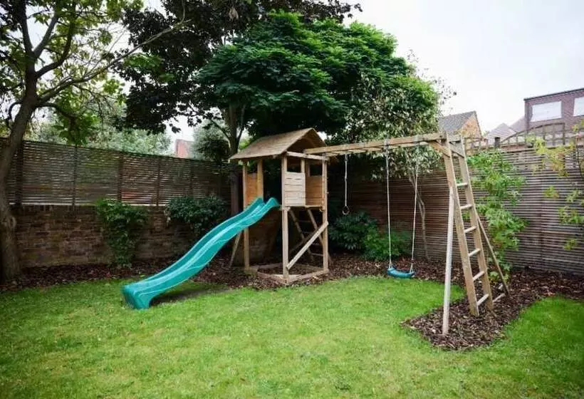 The Ealing Space   Classy 5bdr House With Garden And Parking
