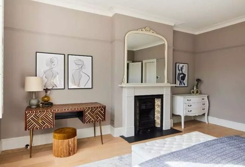 The Ealing Space   Classy 5bdr House With Garden And Parking