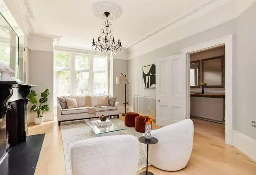 The Ealing Space   Classy 5bdr House With Garden And Parking