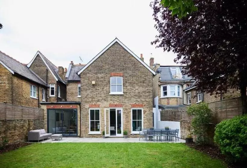 The Ealing Space   Classy 5bdr House With Garden And Parking