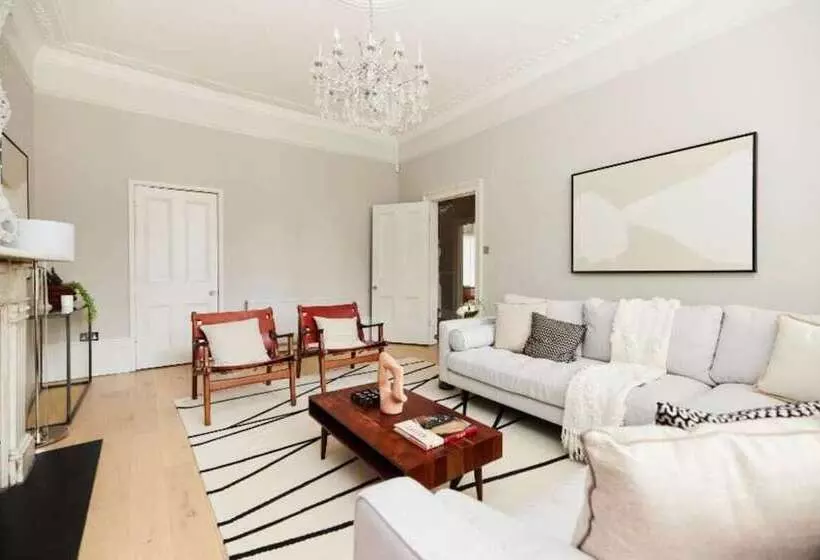 The Ealing Space   Classy 5bdr House With Garden And Parking