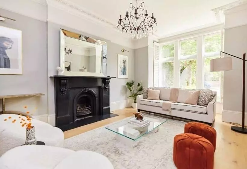 The Ealing Space   Classy 5bdr House With Garden And Parking