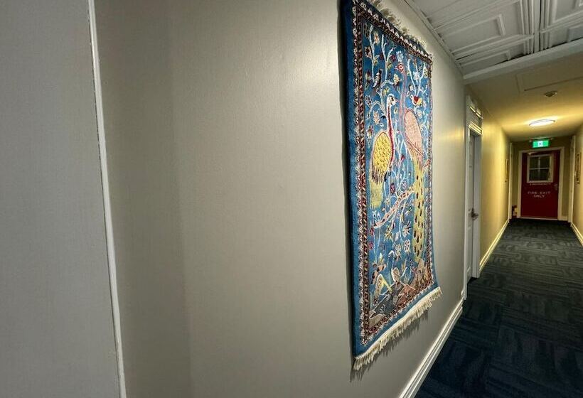 Loyalist Inn & Suites