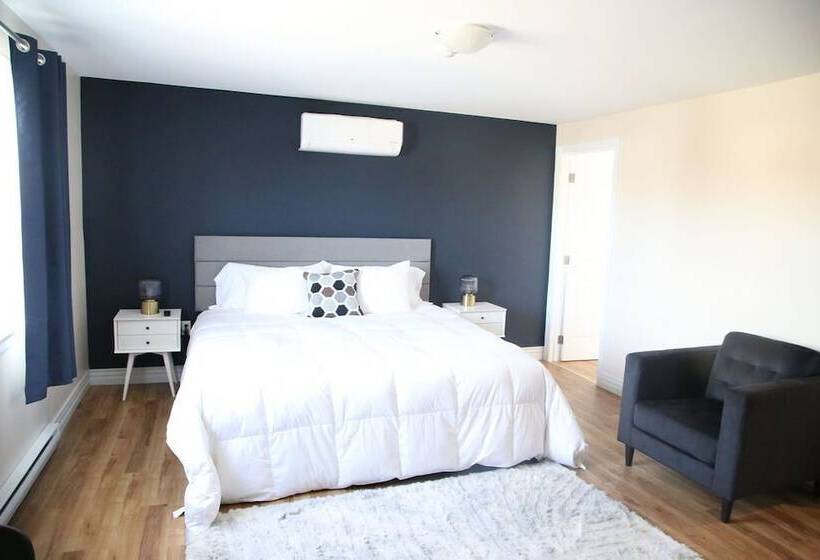 Loyalist Inn & Suites