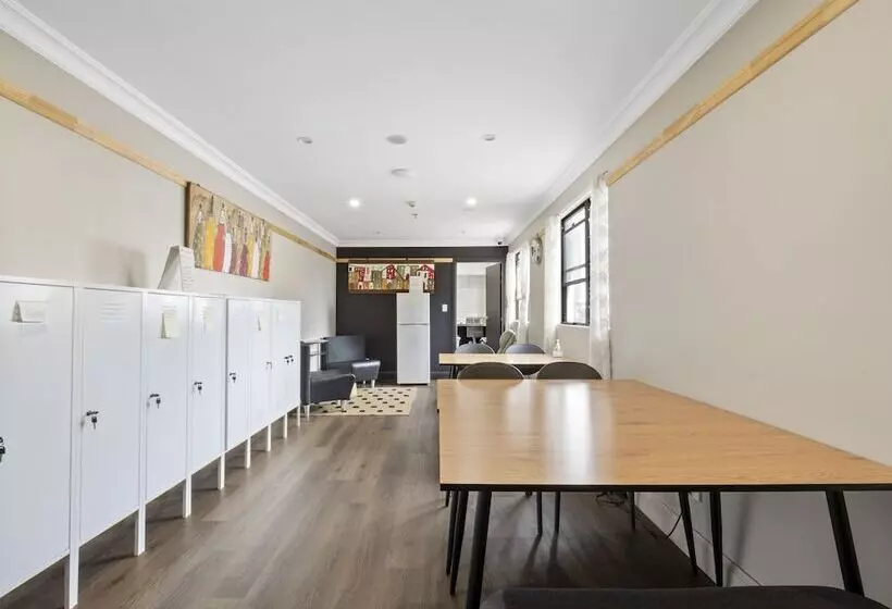 هاستل Venus Surry Hills Female Only