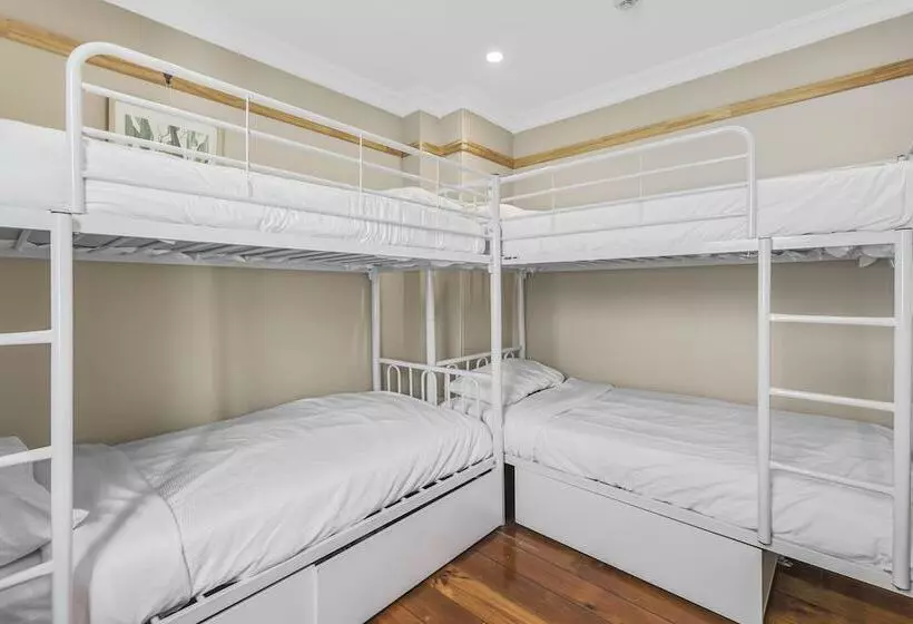 هاستل Venus Surry Hills Female Only