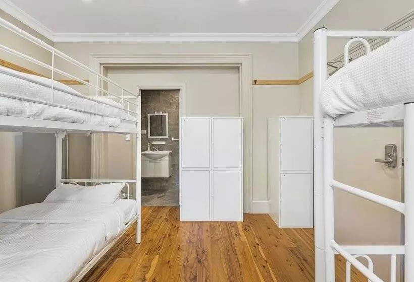 هاستل Venus Surry Hills Female Only