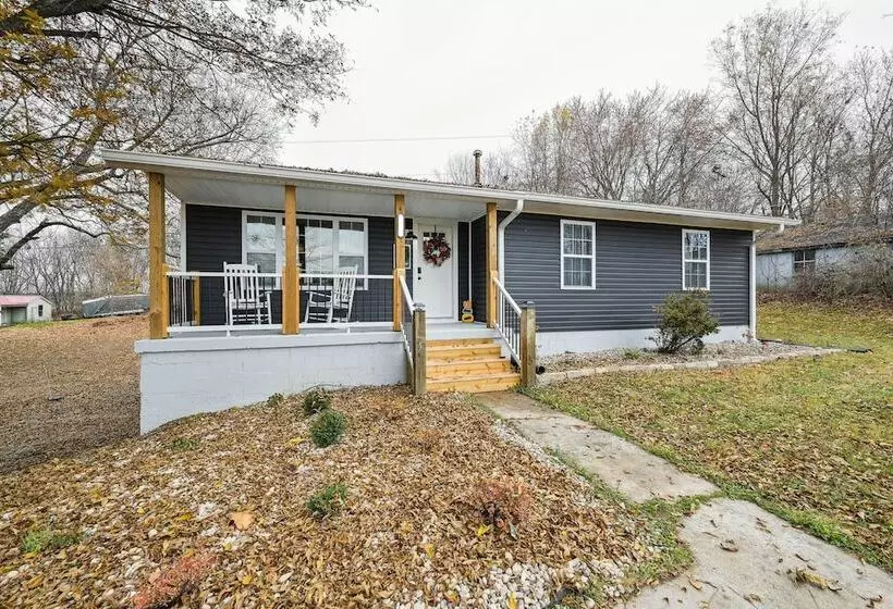 Vine Grove Home W/ Deck, 4 Mi To Saunders Springs!