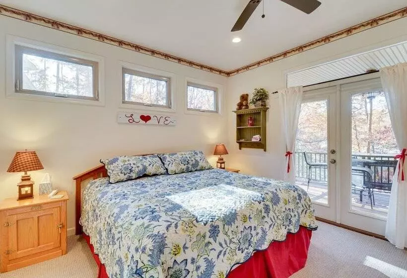 Waterfront Lake Anna Home: Kayaks & Private Dock