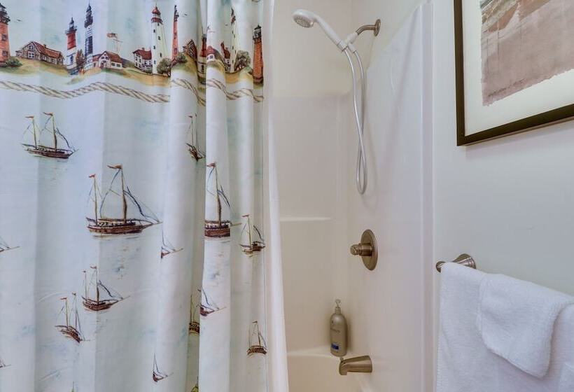 Waterfront Lake Anna Home: Kayaks & Private Dock