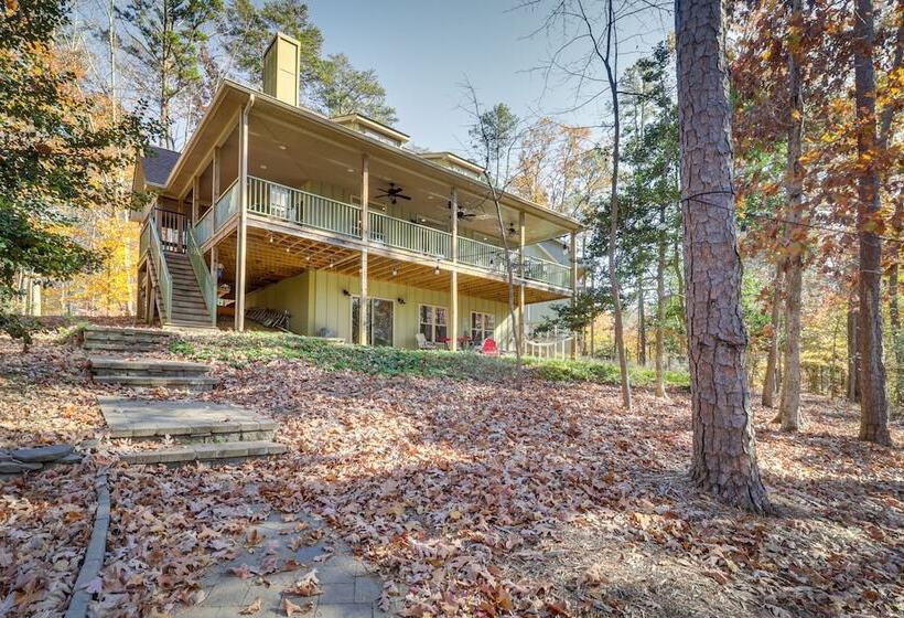 Waterfront Lake Anna Home: Kayaks & Private Dock