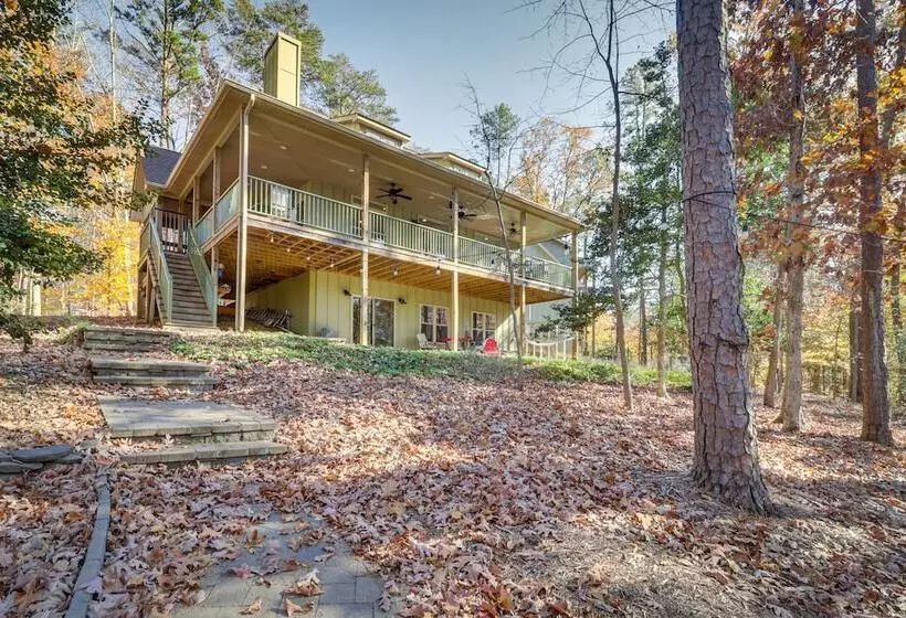 Waterfront Lake Anna Home: Kayaks & Private Dock