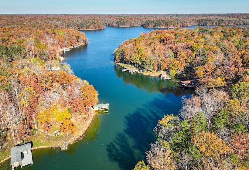 Waterfront Lake Anna Home: Kayaks & Private Dock