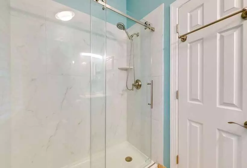 Waterfront Topping Vacation Home W/ Boat Dock!