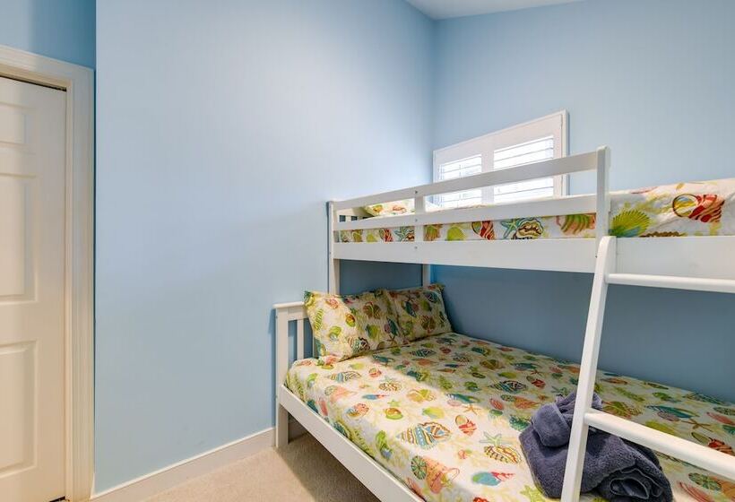 Waterfront Topping Vacation Home W/ Boat Dock!