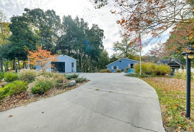 Waterfront Topping Vacation Home W/ Boat Dock!