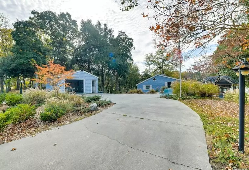 Waterfront Topping Vacation Home W/ Boat Dock!